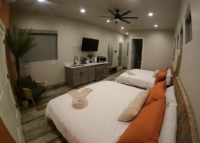 Palms In The Desert Casita * Page